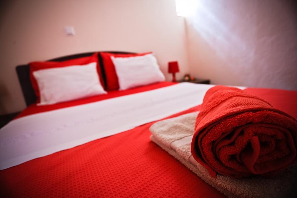 הרסוניסוס Home Suites חדר תמונה