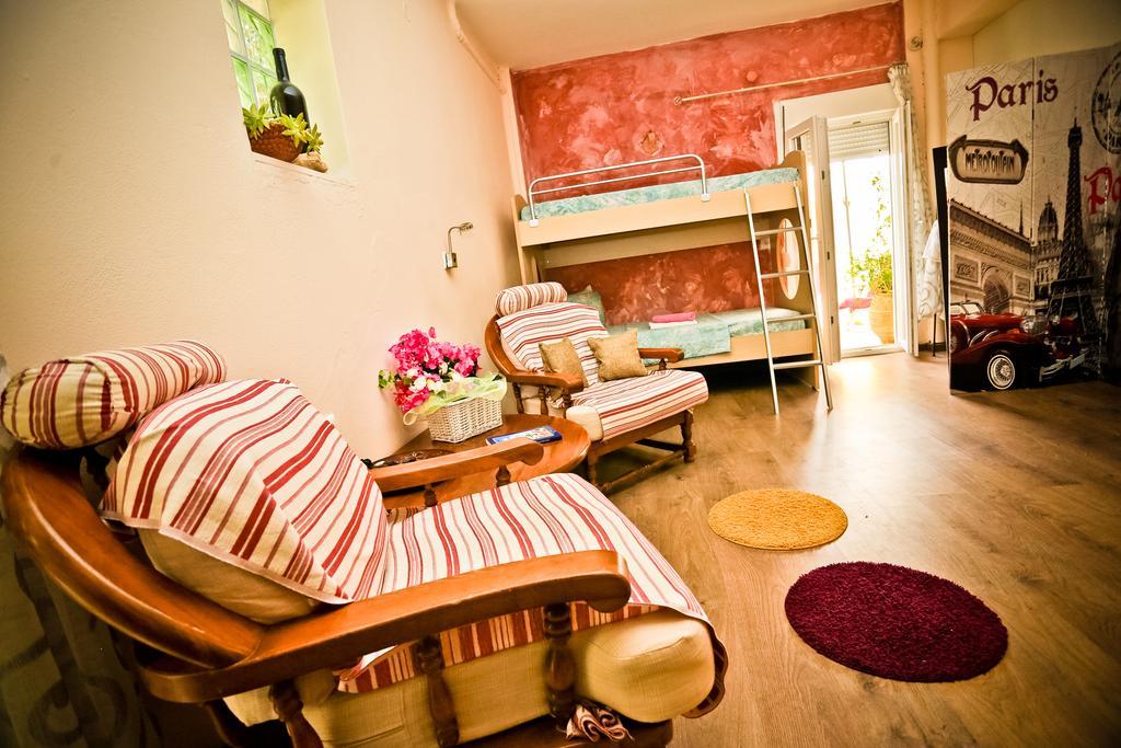 הרסוניסוס Home Suites מראה חיצוני תמונה