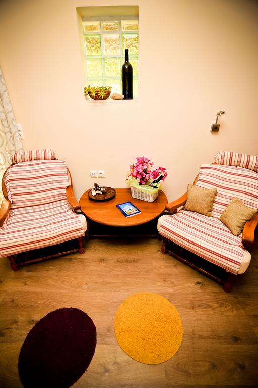 הרסוניסוס Home Suites חדר תמונה