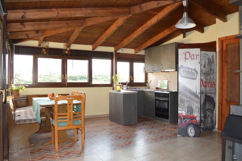 הרסוניסוס Home Suites חדר תמונה