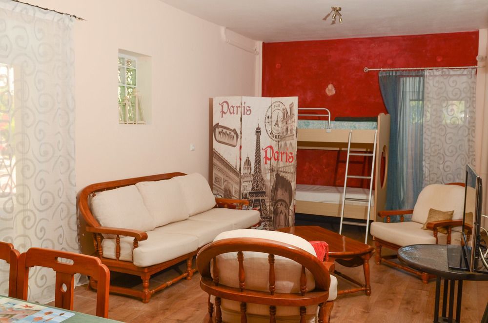 הרסוניסוס Home Suites מראה חיצוני תמונה